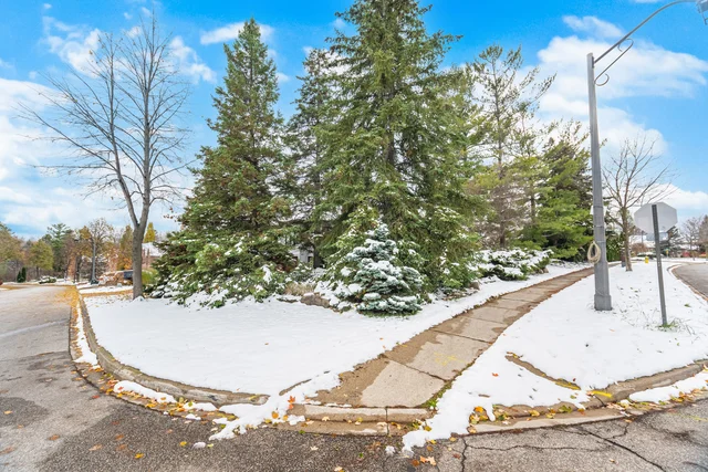 2 Huntingwood Court, Woodbridge - photo 5