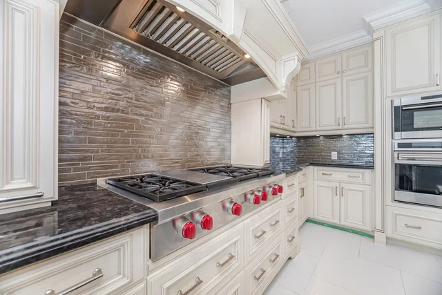 2 Huntingwood Court, Woodbridge - photo 27