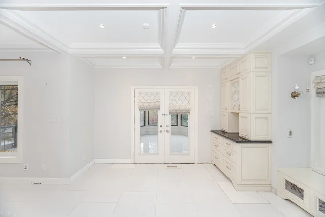 2 Huntingwood Court, Woodbridge - photo 32