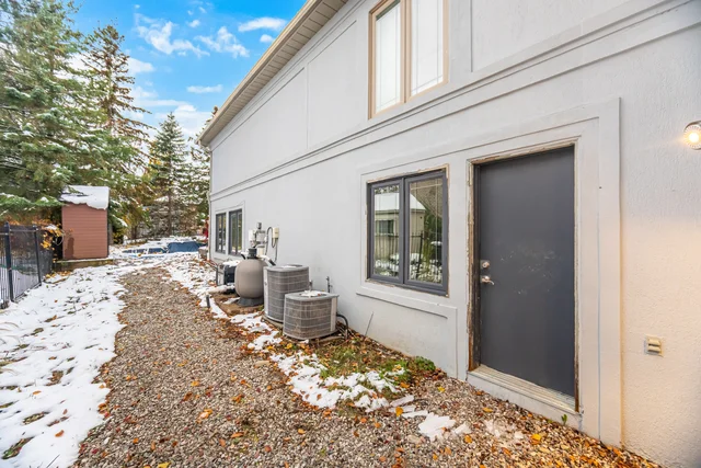 2 Huntingwood Court, Woodbridge - photo 93