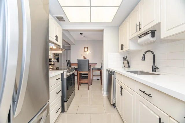 #708-3100 Kirwin Avenue, Mississauga - photo 8