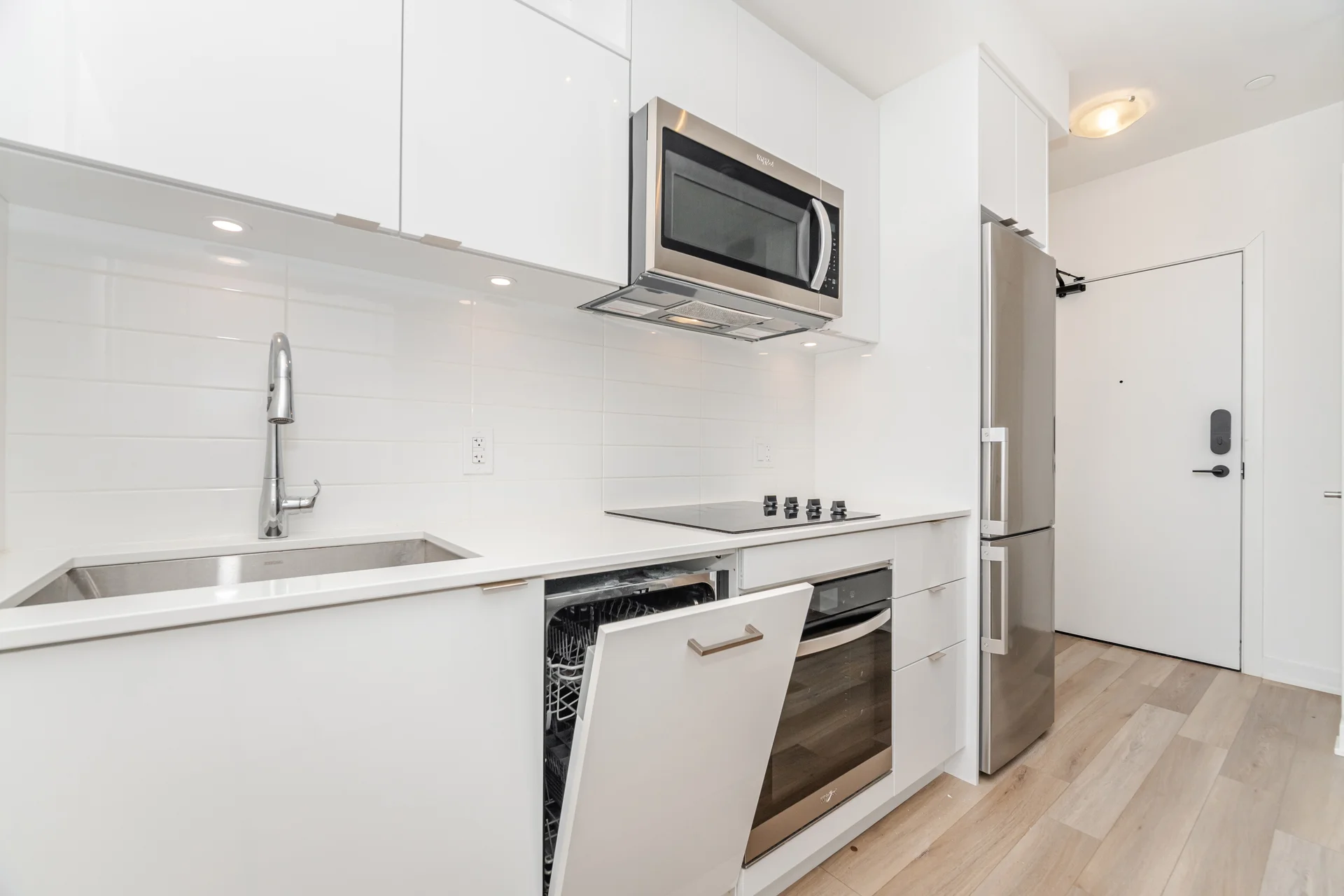#413E-70 Princess Street, Toronto - photo 9