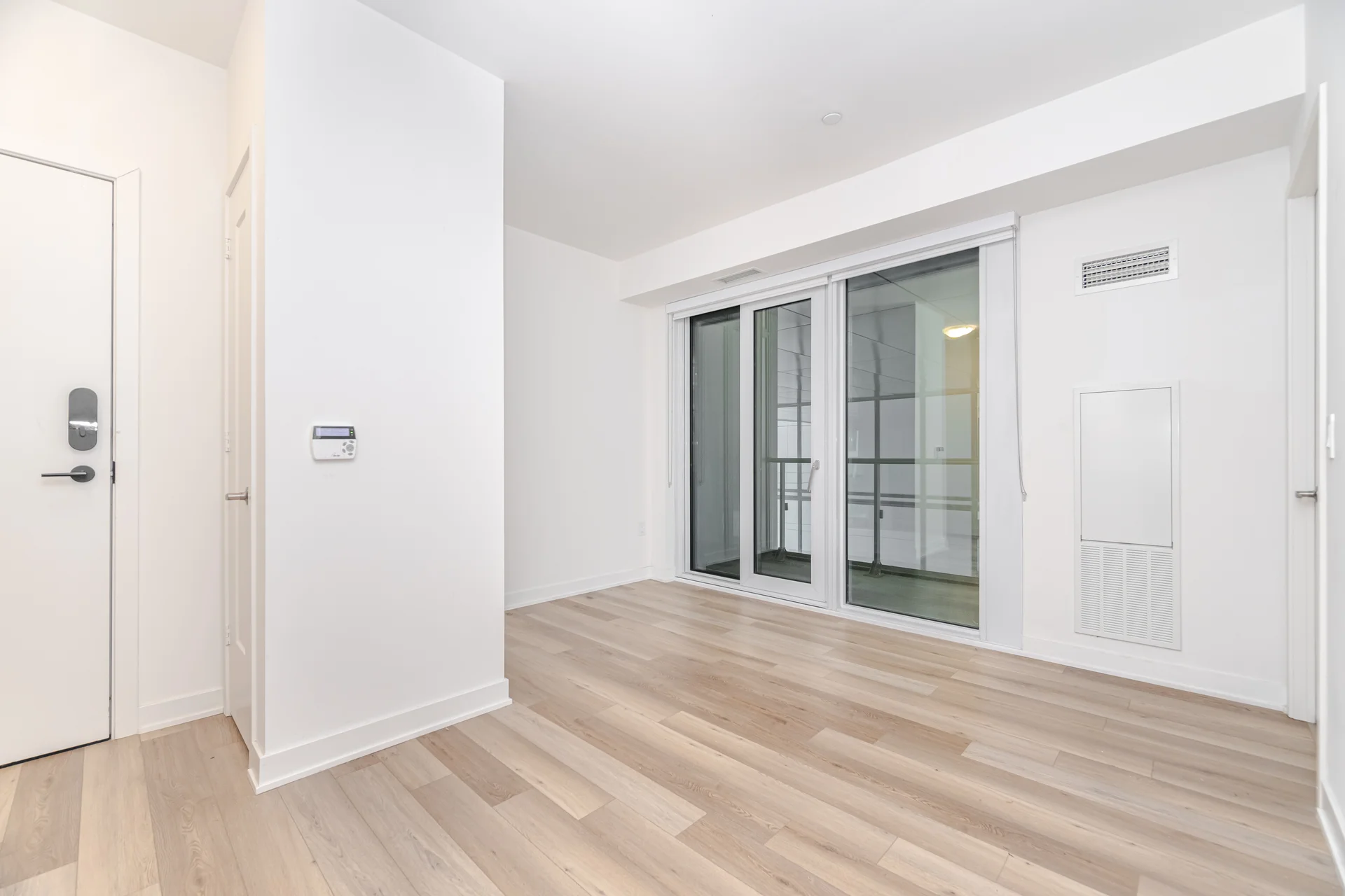 #413E-70 Princess Street, Toronto - photo 12