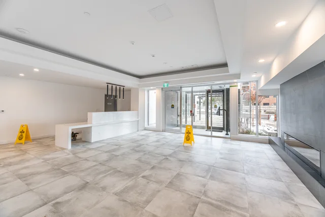 #A-314-705 Davis Drive, Newmarket - photo 2
