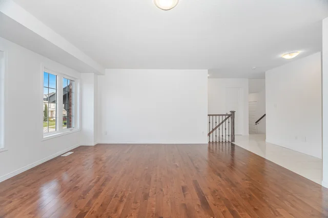 565 Sundew Drive, Waterloo - NON STAGED - photo 12
