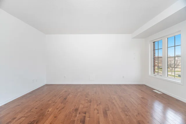 565 Sundew Drive, Waterloo - NON STAGED - photo 13