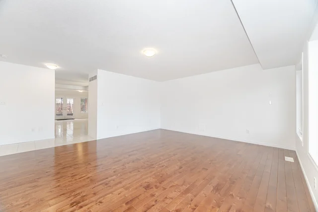 565 Sundew Drive, Waterloo - NON STAGED - photo 16