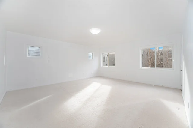 565 Sundew Drive, Waterloo - NON STAGED - photo 31