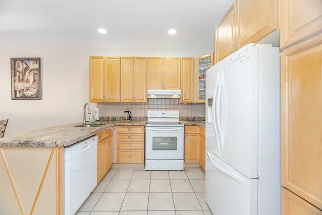 29 Kayla Crescent, Maple - photo 21