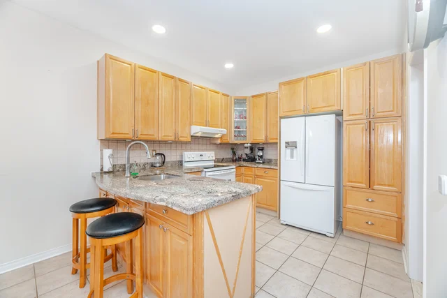 29 Kayla Crescent, Maple - photo 22