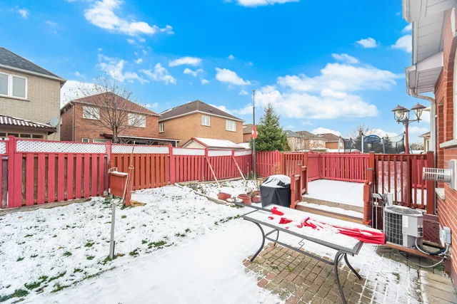 29 Kayla Crescent, Maple - photo 43