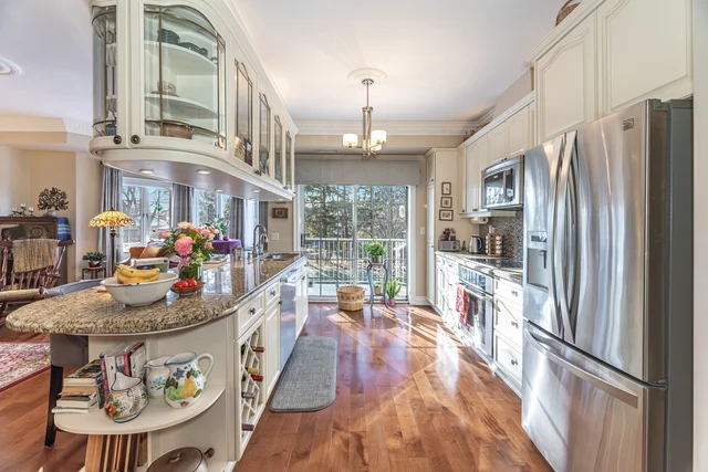 #216-75 Treelawn Boulevard, Kleinburg - photo 10