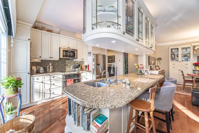 #216-75 Treelawn Boulevard, Kleinburg - photo 13