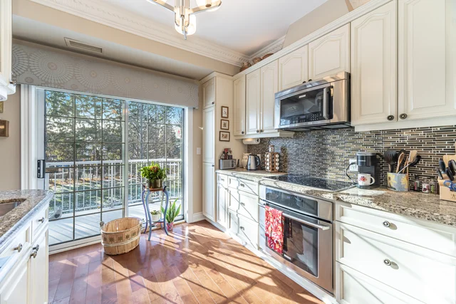 #216-75 Treelawn Boulevard, Kleinburg - photo 14