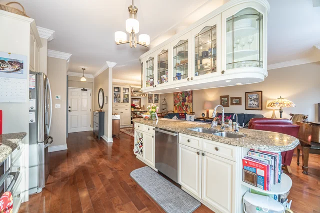 #216-75 Treelawn Boulevard, Kleinburg - photo 16
