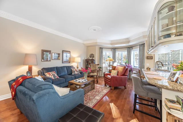 #216-75 Treelawn Boulevard, Kleinburg - photo 18
