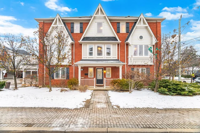 #32-50 Hillcrest Avenue, Brampton - photo 1