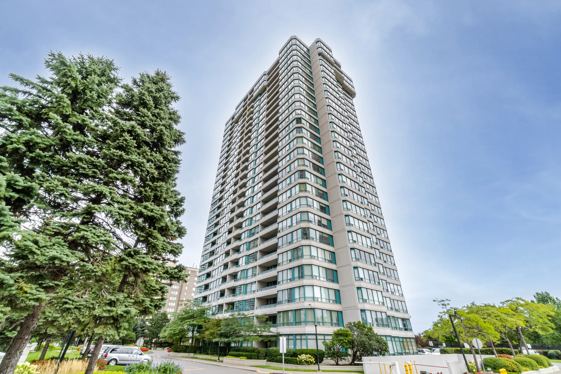 #1511-550 Webb Drive, Mississauga - photo 2