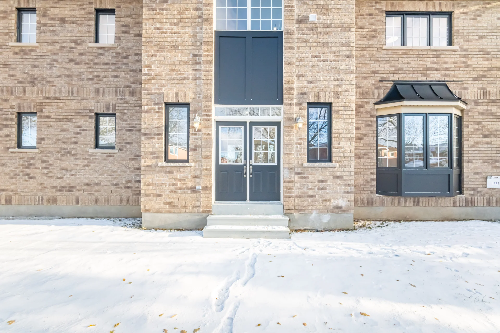 3493525