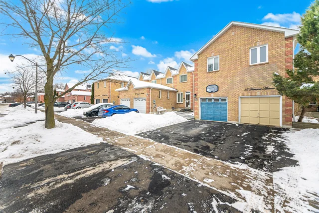 33 Farmers Avenue, Ajax - photo 4