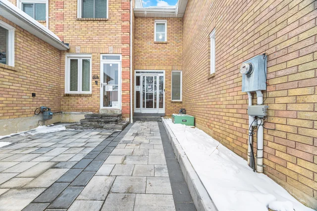 33 Farmers Avenue, Ajax - photo 6