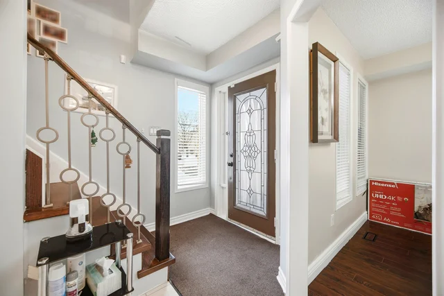 33 Farmers Avenue, Ajax - photo 9