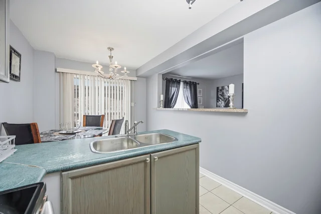 33 Farmers Avenue, Ajax - photo 16