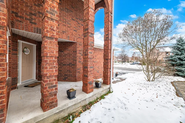 35 Markwood Crescent, Whitby - photo 8
