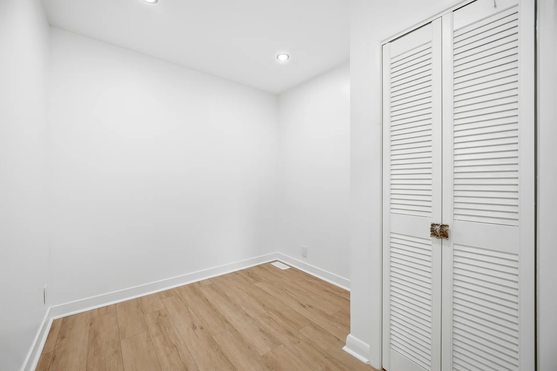 65 Cuffley Crescent North, North York - photo 28