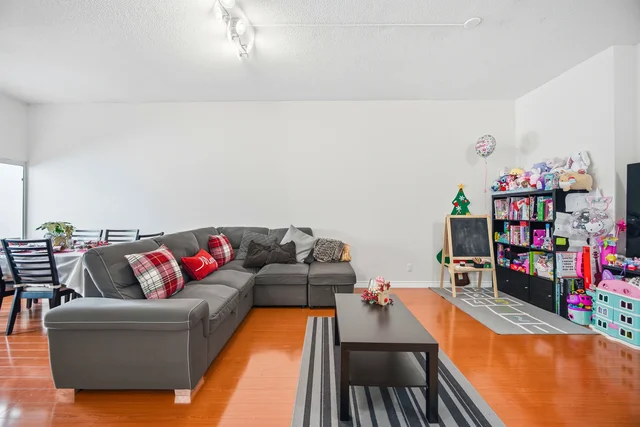 #109-80 Alton Towers Circle, Scarborough - photo 8