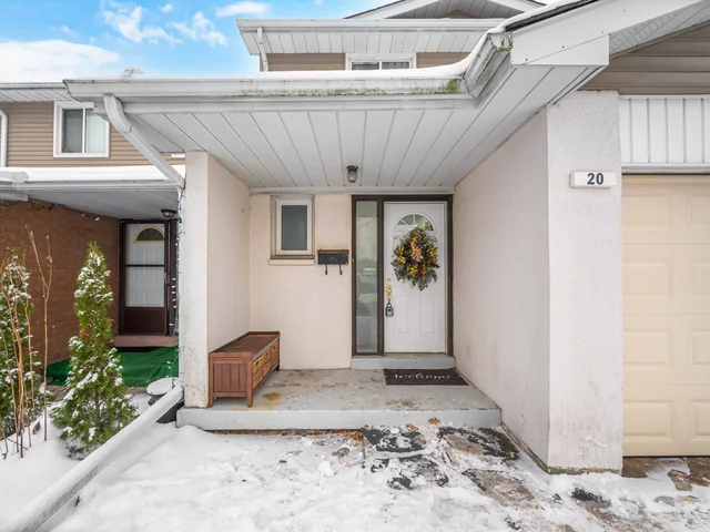 20 Carisbrooke Court, Brampton - photo 4