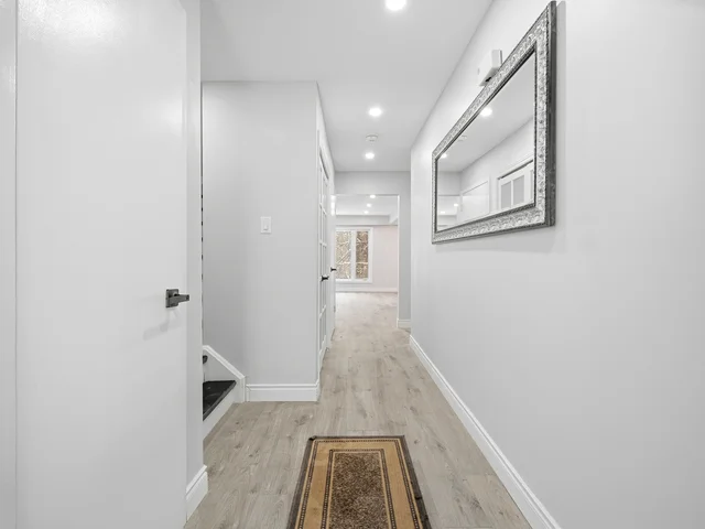 20 Carisbrooke Court, Brampton - photo 6