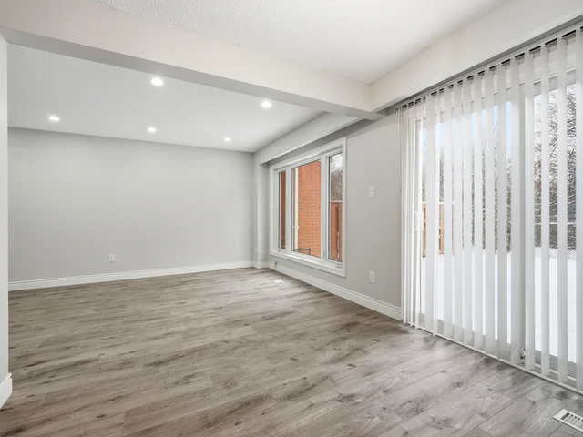 20 Carisbrooke Court, Brampton - photo 11