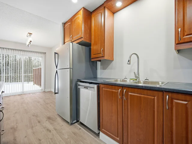 20 Carisbrooke Court, Brampton - photo 14