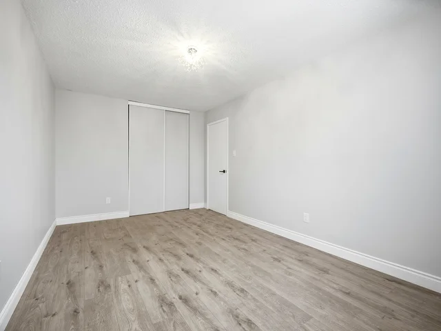 20 Carisbrooke Court, Brampton - photo 22