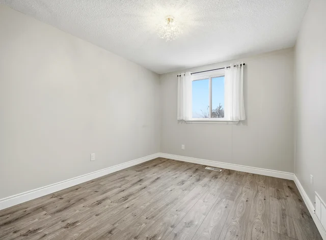 20 Carisbrooke Court, Brampton - photo 26