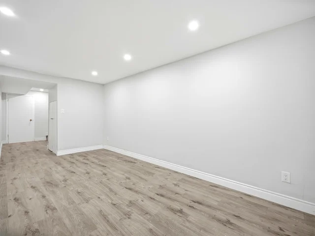 20 Carisbrooke Court, Brampton - photo 33