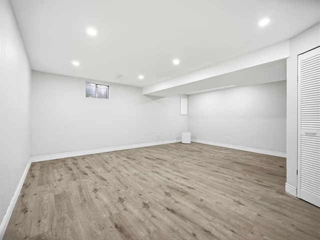 20 Carisbrooke Court, Brampton - photo 36