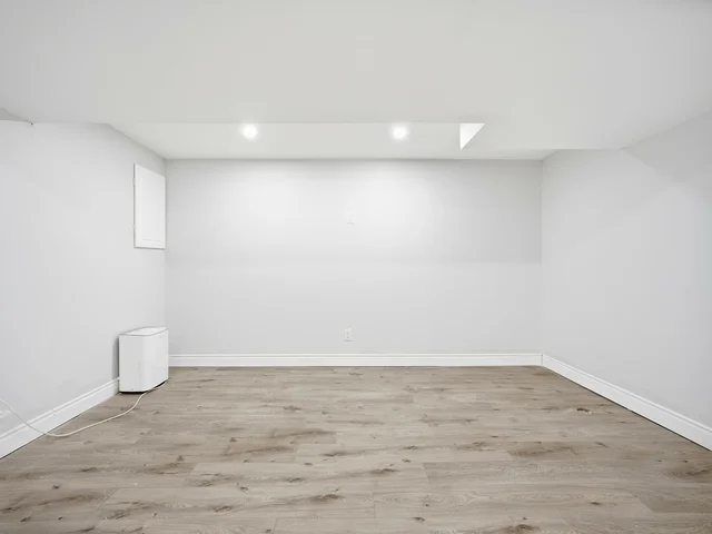 20 Carisbrooke Court, Brampton - photo 39