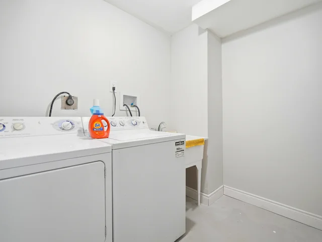 20 Carisbrooke Court, Brampton - photo 40