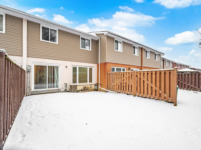 20 Carisbrooke Court, Brampton - photo 43