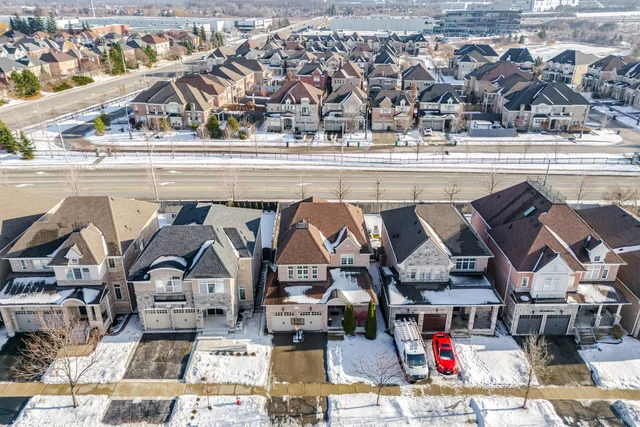 162 Coastline Drive, Brampton - photo 1