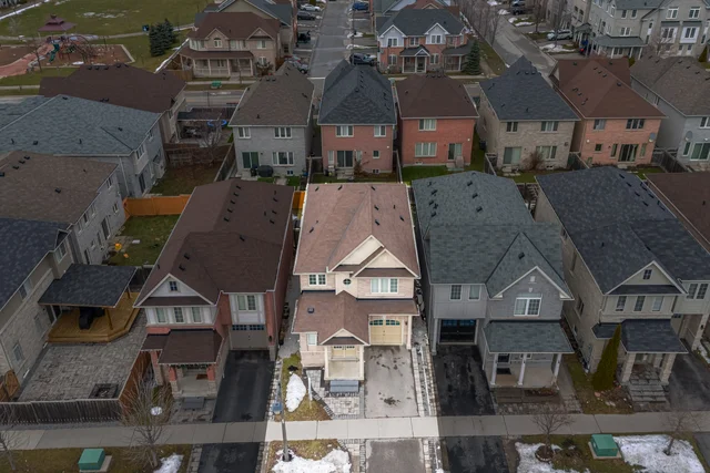 4 Bazin Road, Ajax - photo 2