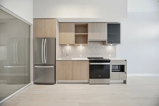 405 Dundas Street West #104, Oakville - photo 7