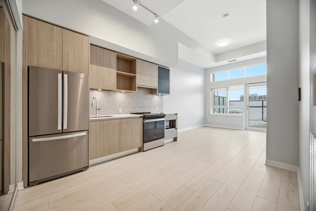 405 Dundas Street West #104, Oakville - photo 8