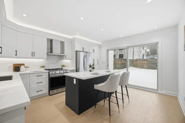 128 Duvernet Avenue, Toronto - photo 12