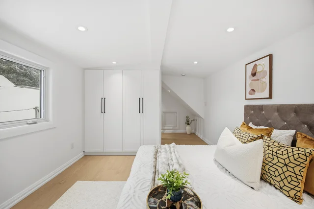 128 Duvernet Avenue, Toronto - photo 27