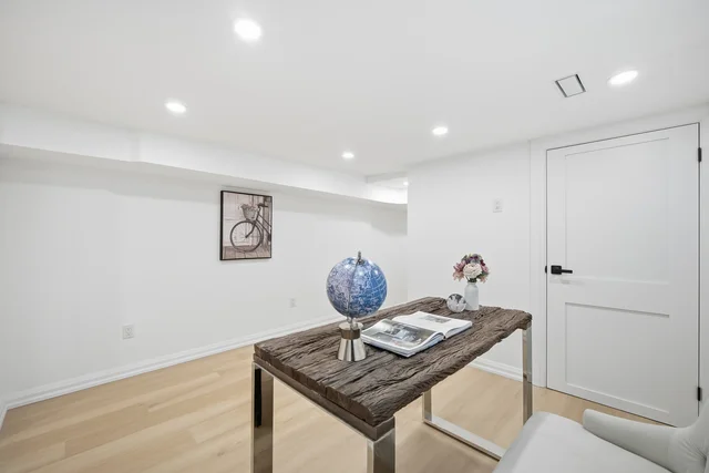 128 Duvernet Avenue, Toronto - photo 33