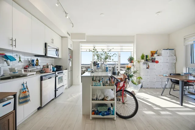#606-509 Dundas Street West, Oakville - photo 13