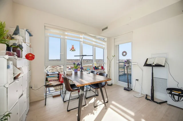 #606-509 Dundas Street West, Oakville - photo 21